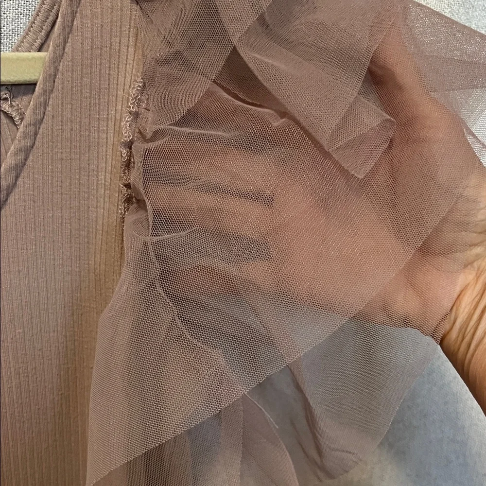 Buckle Top — Tulle Ruffle Sleeve Ribbed Knit - Picture 4 of 6